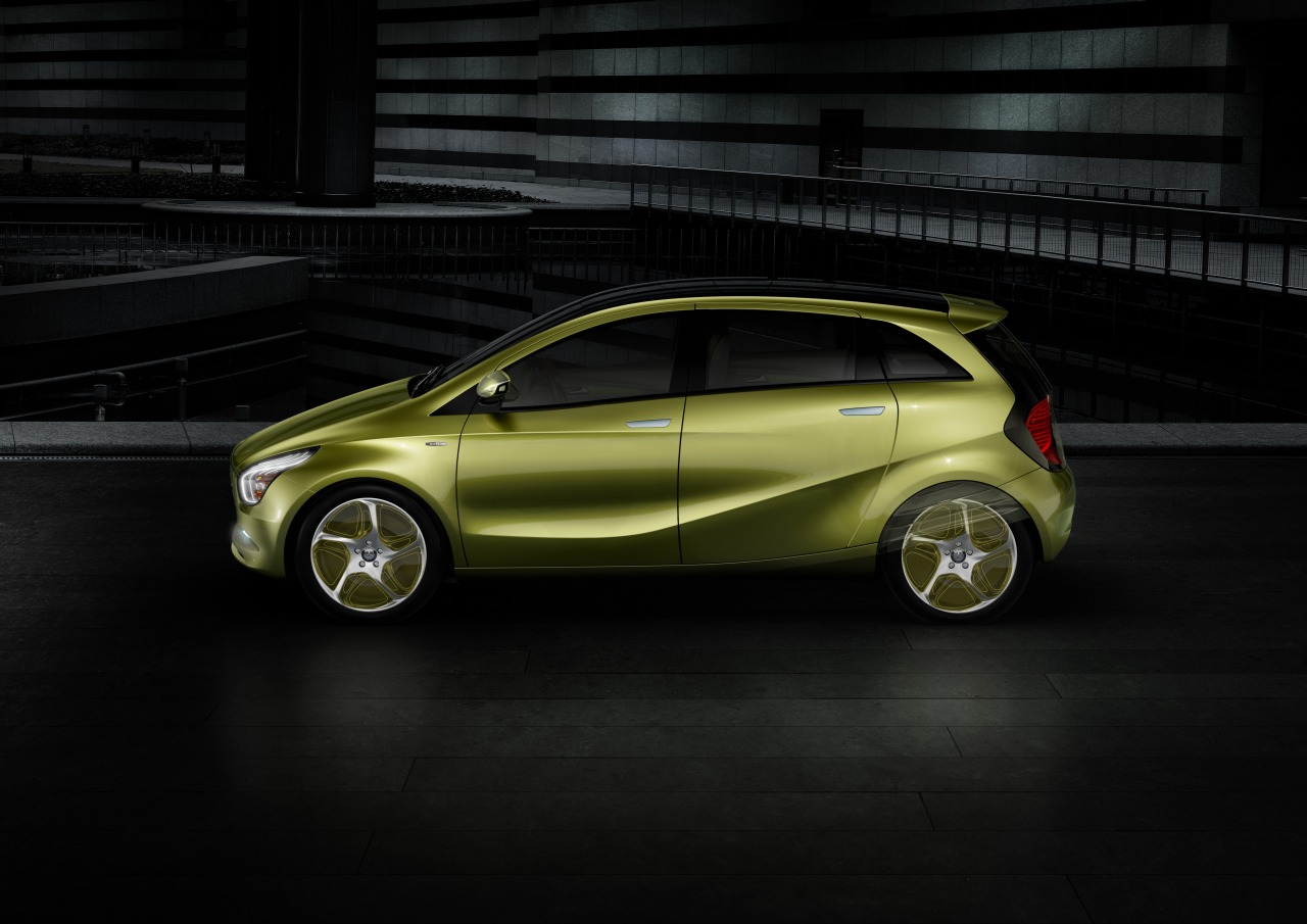 mercedes_benz_concept_bluezero_side