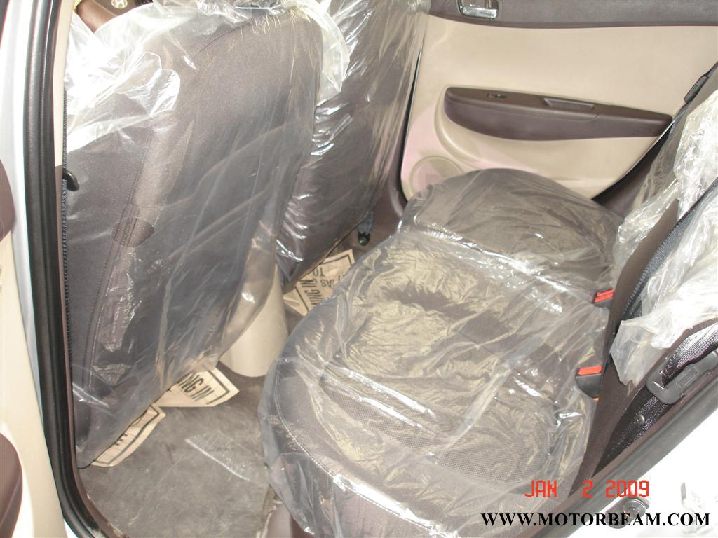 hyundai_i20_rear_seats hyundai_i20_rear_seats
