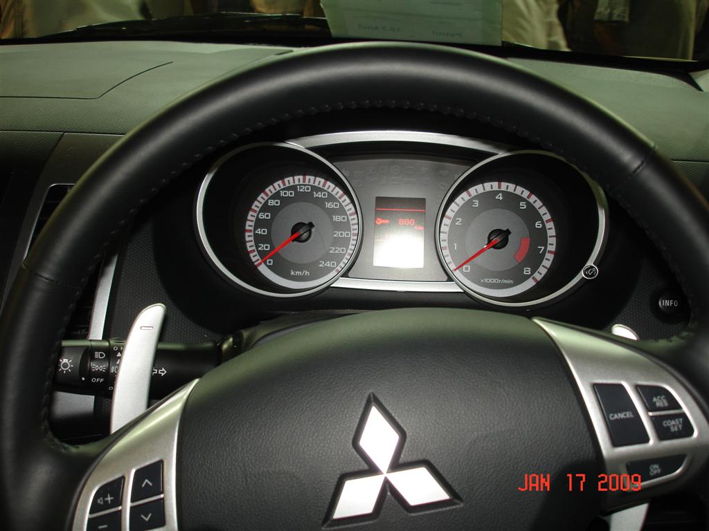 mitsubishi_outlander_instrument_cluster mitsubishi_outlander_instrument_cluster