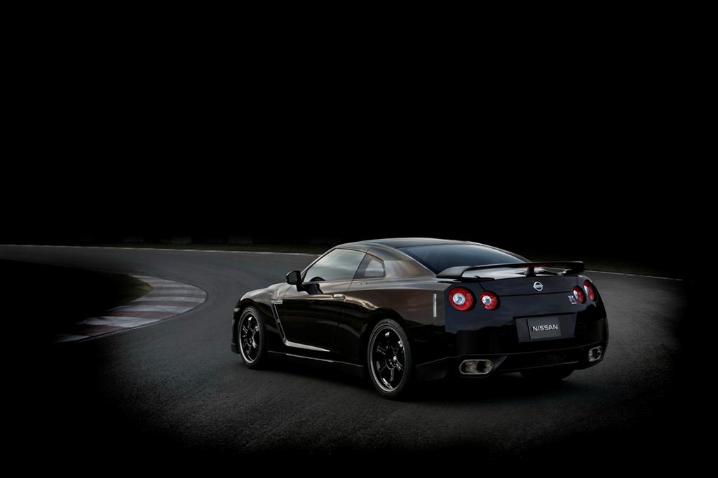 nissan_gt-r_specv_rear nissan_gt-r_specv_rear