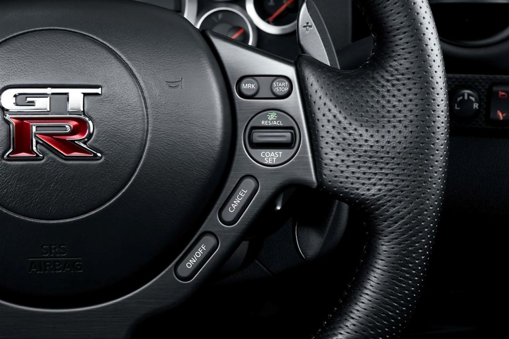 nissan_gt-r_specv_steering_wheel nissan_gt-r_specv_steering_wheel