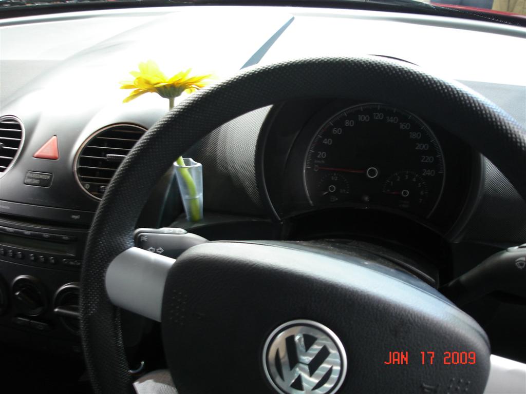 volkswagen_beetle_steering_wheel volkswagen_beetle_steering_wheel