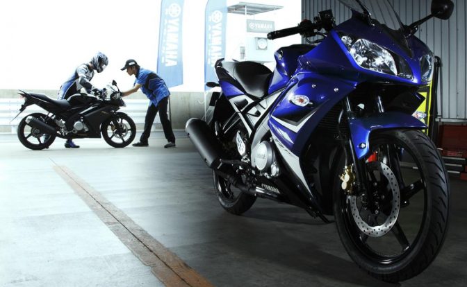 Yamaha R15