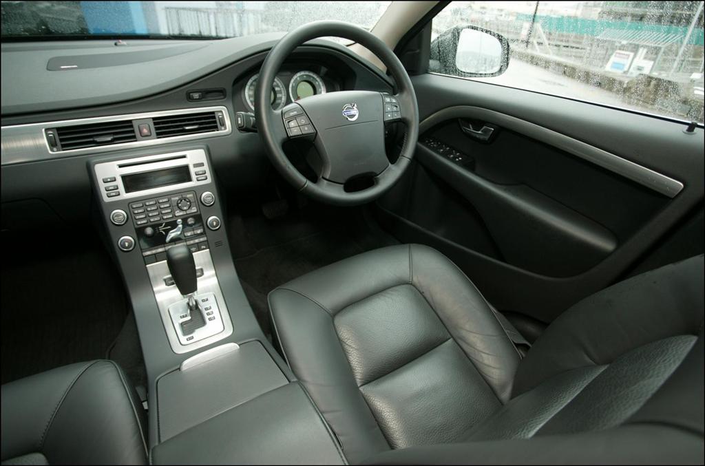 2010_volvo_s80_interior 2010_volvo_s80_interior