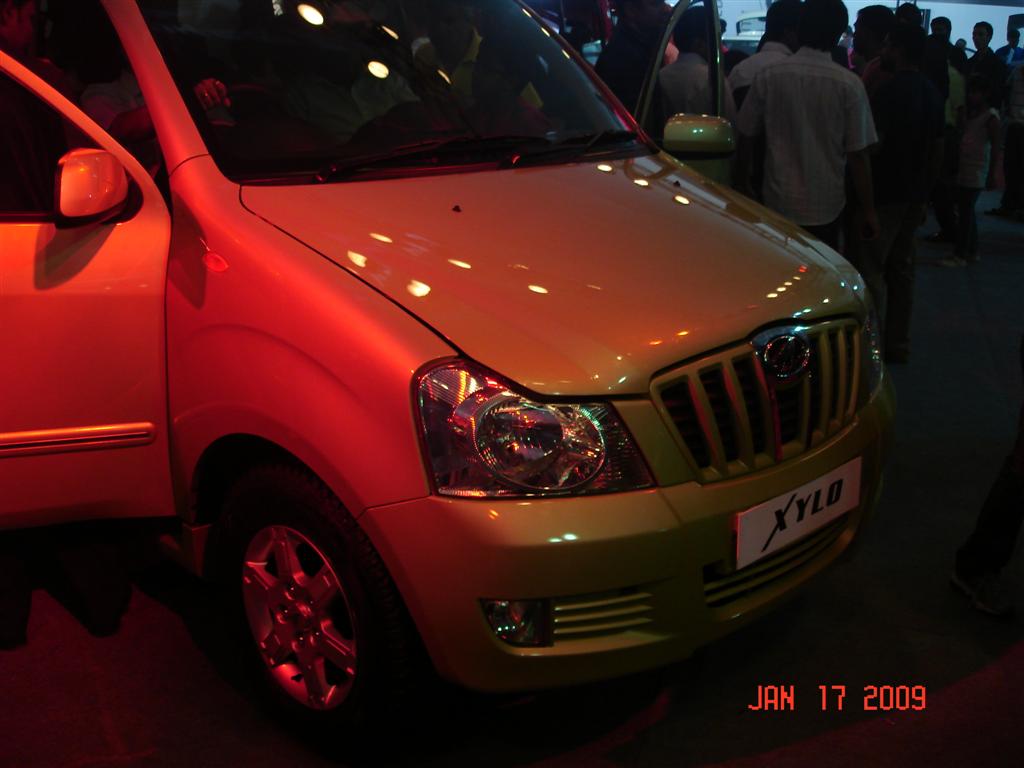 green_mahindra_xylo green_mahindra_xylo