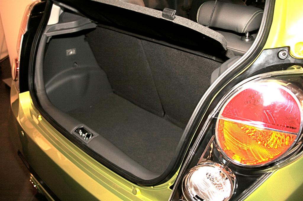 2010_chevrolet_beat_boot 2010_chevrolet_beat_boot