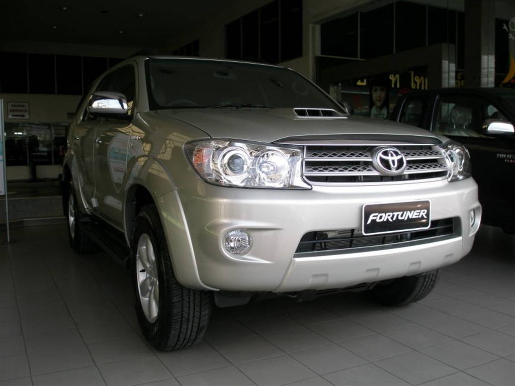 2009_toyota_fortuner_india 2009_toyota_fortuner_india
