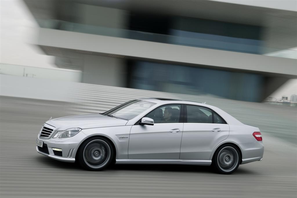 2010-mercedes-e63-amg-side 2010-mercedes-e63-amg-side