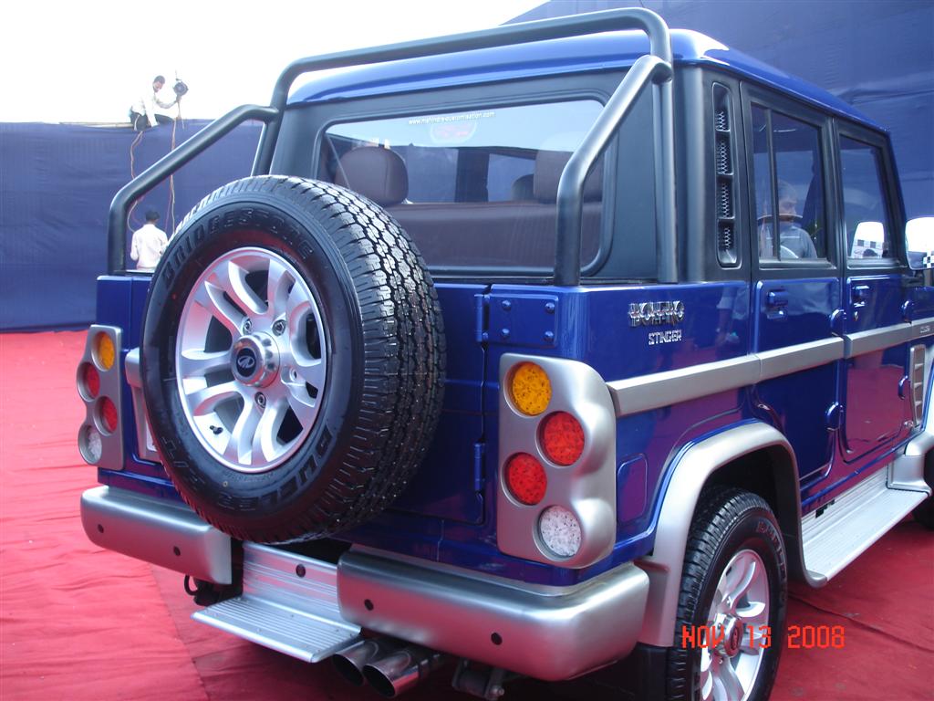 blue_mahindra_bolero_stinger_rear blue_mahindra_bolero_stinger_rear