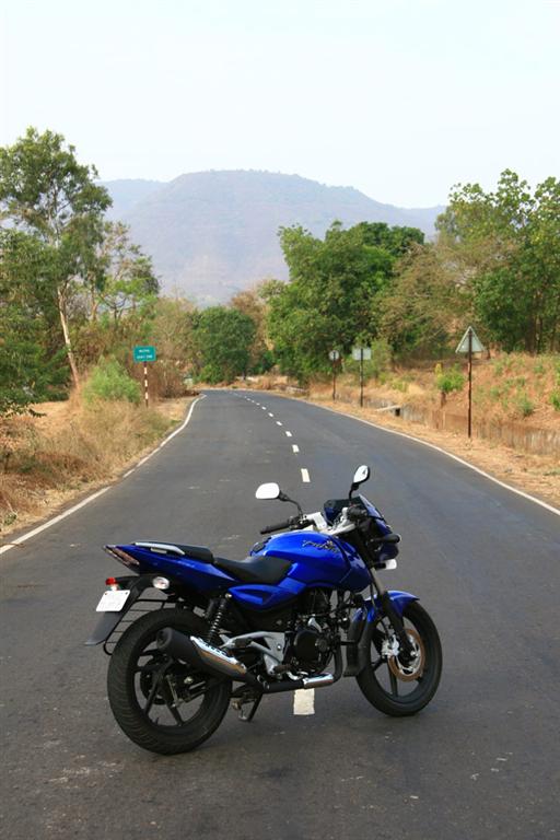 bajaj_pulsar_180_rear bajaj_pulsar_180_rear