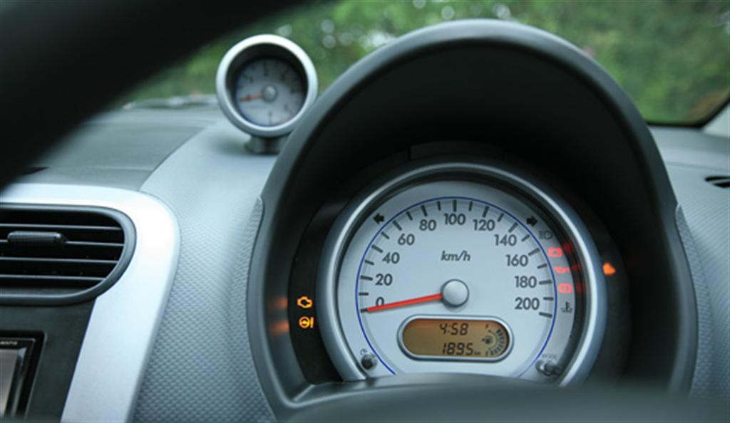 maruti_suzuki_ritz_speedometer maruti_suzuki_ritz_speedometer