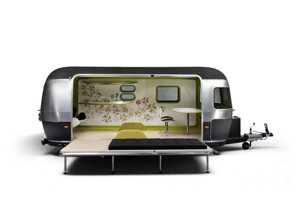 mini_clubman_airstream_trailer_side mini_clubman_airstream_trailer_side