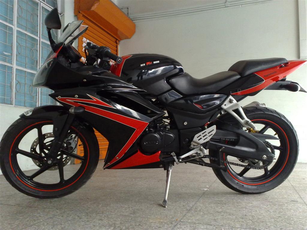 modified_bajaj_pulsar_220 modified_bajaj_pulsar_220