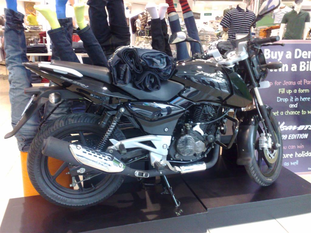 new_bajaj_pulsar_1802 new_bajaj_pulsar_1802