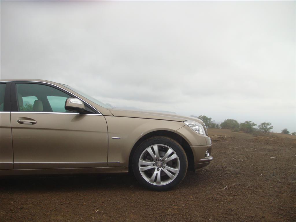 beige_mercedes_c230_avantgarde beige_mercedes_c230_avantgarde