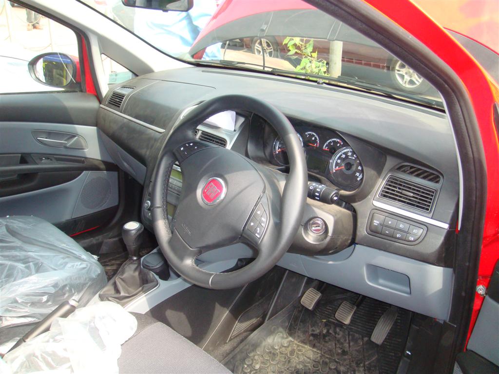 fiat_grande_punto_india_interior fiat_grande_punto_india_interior