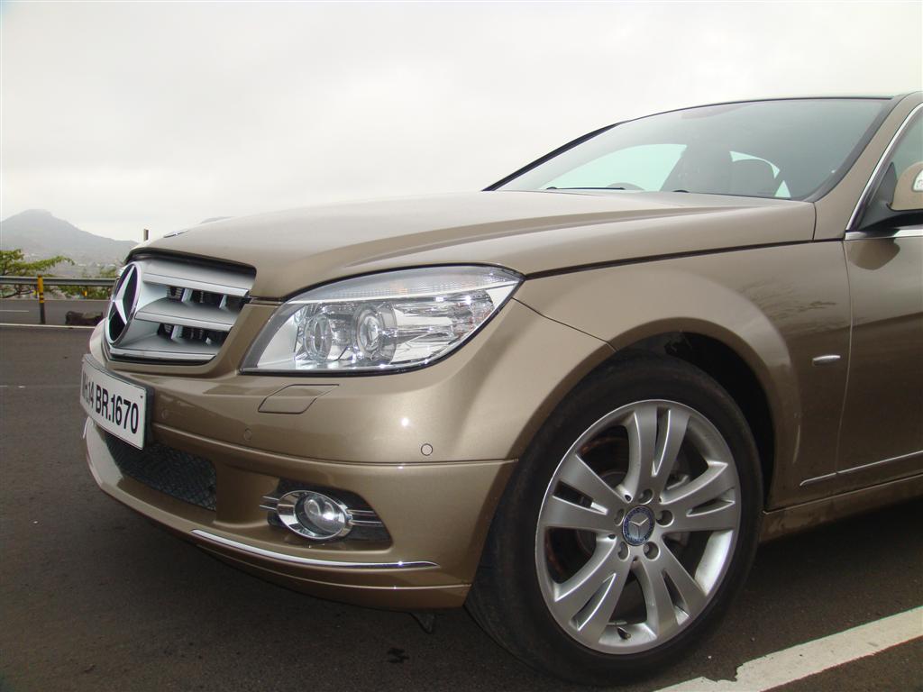 mercedes_c230_avantgarde_front_side mercedes_c230_avantgarde_front_side