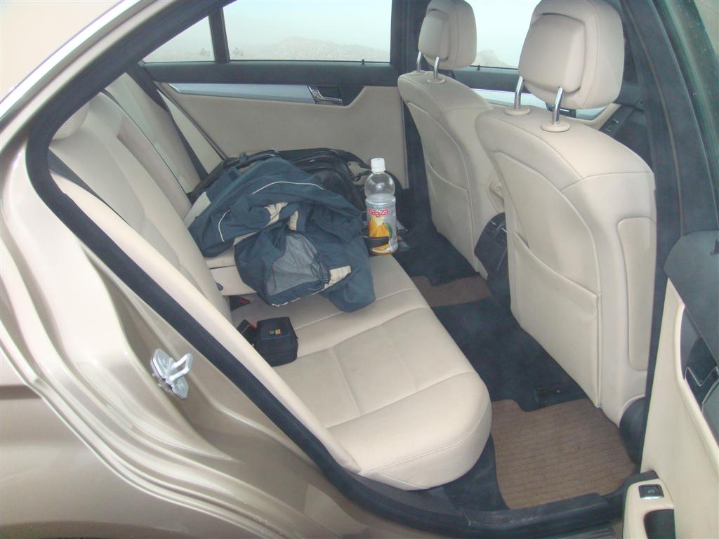 mercedes_c230_avantgarde_rear_seat mercedes_c230_avantgarde_rear_seat