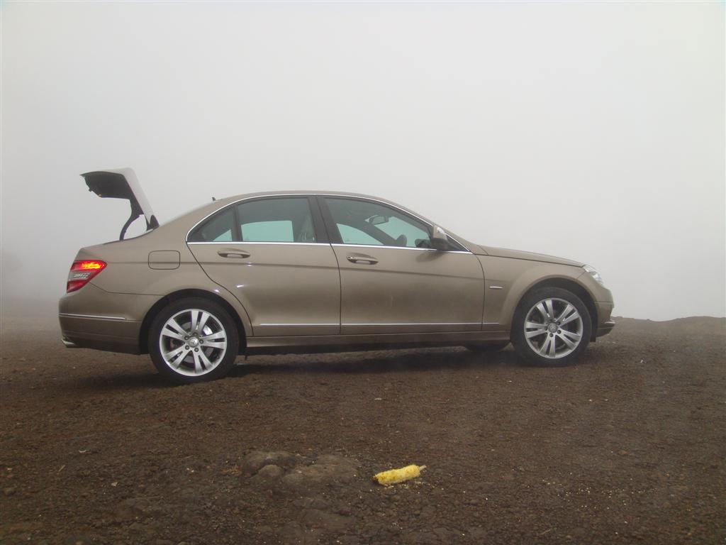 mercedes_c230_avantgarde_side mercedes_c230_avantgarde_side