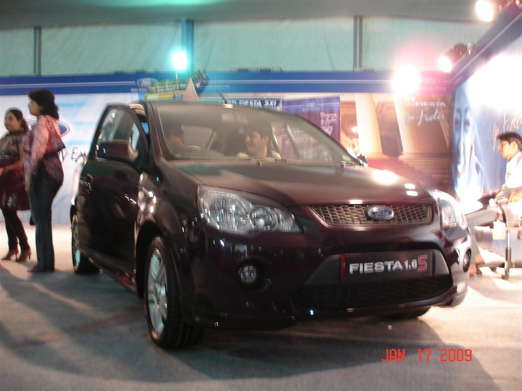 purple_ford_fiesta purple_ford_fiesta