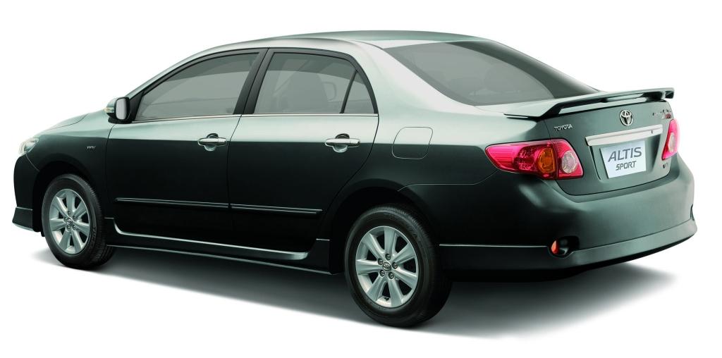 toyota_corolla_altis_sport_side toyota_corolla_altis_sport_side