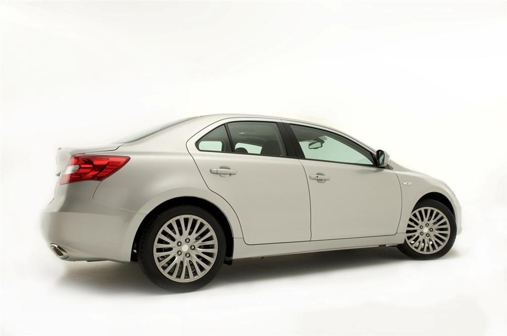 2010_Suzuki_Kizashi_Side 2010_Suzuki_Kizashi_Side