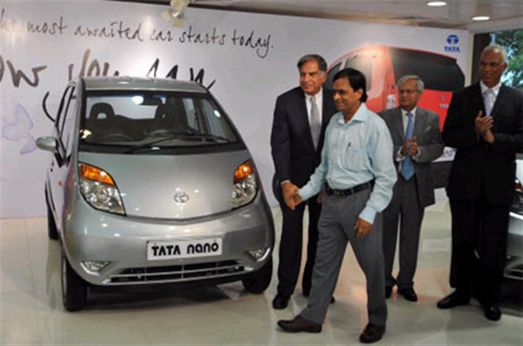 Tata_Nano_First_Delivery Tata_Nano_First_Delivery