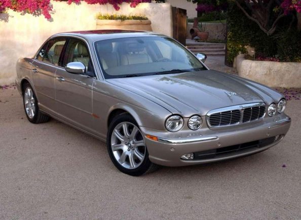 Jaguar_XJ8_Vanden_Plas