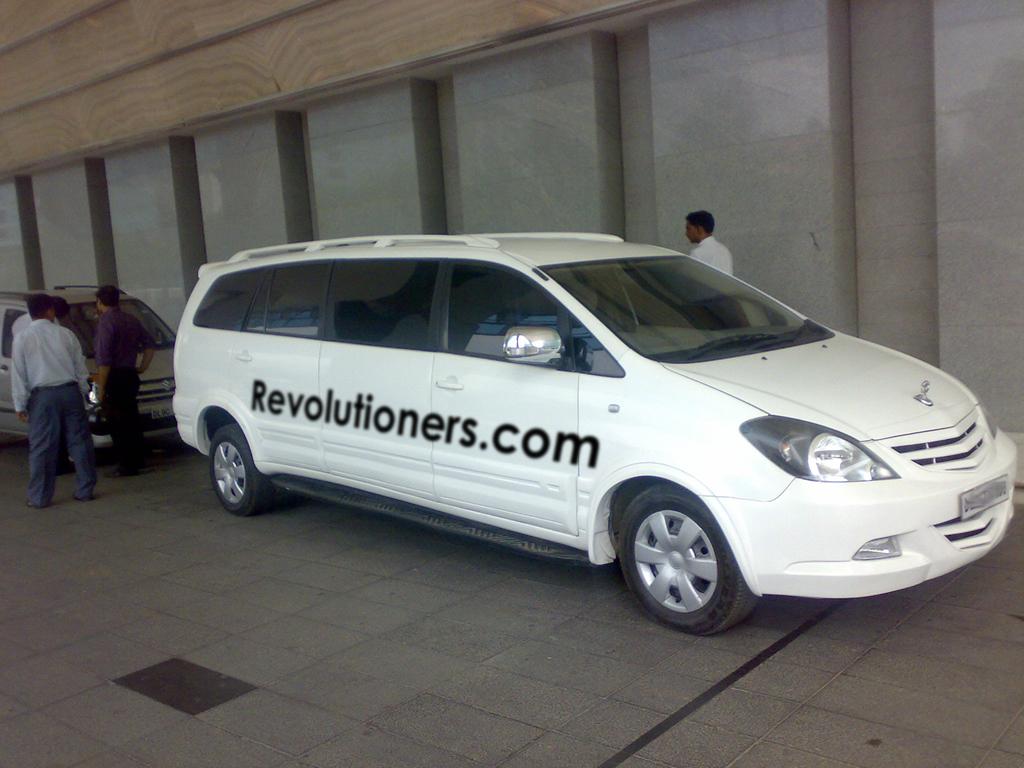 Toyota_Innova_Limousine