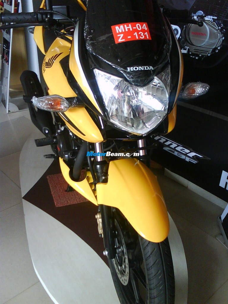 2010_Honda_CBF_Stunner_India