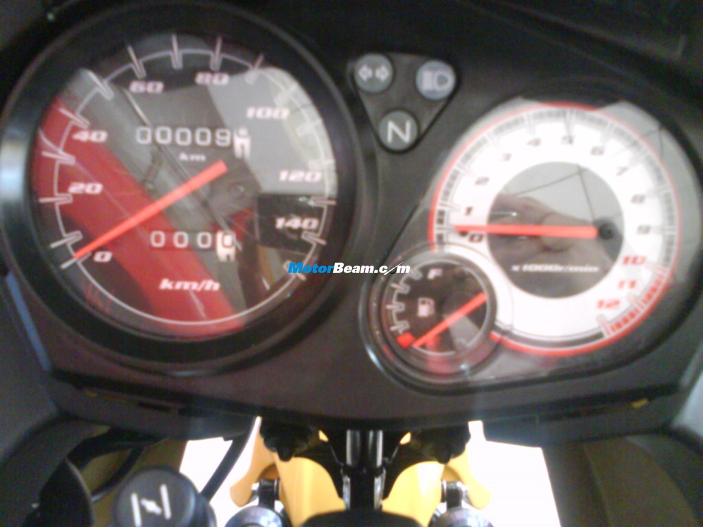 2010_Honda_CBF_Stunner_Tachometer