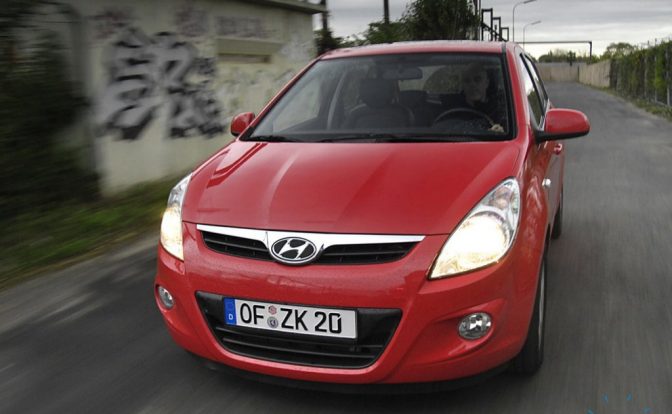 2010_Hyundai_i20_Wallpaper