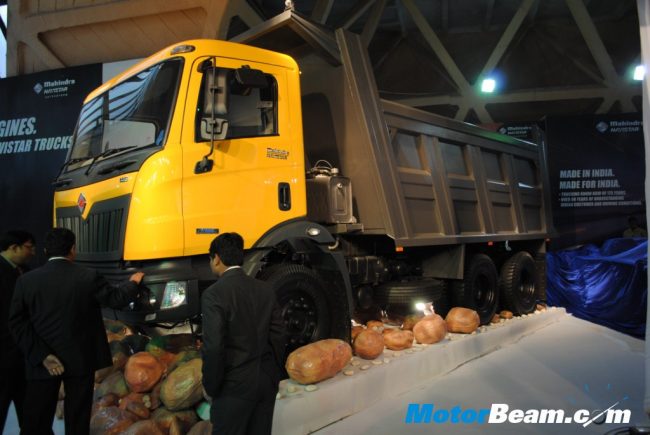 2010_Mahindra_Navistar_Truck