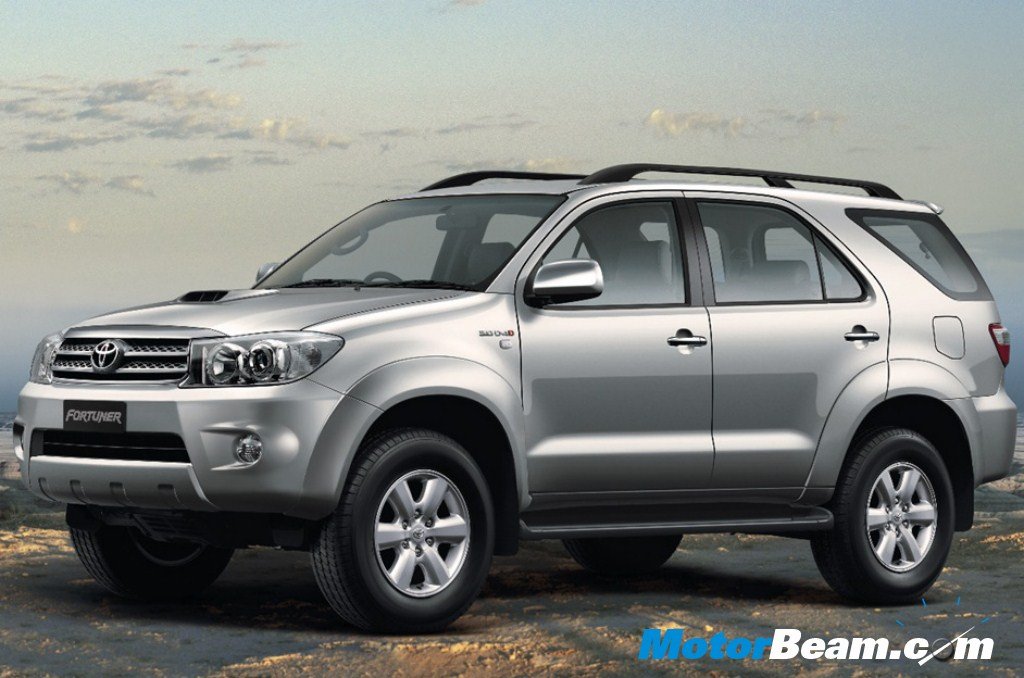 2010_Toyota_Fortuner_Bookings