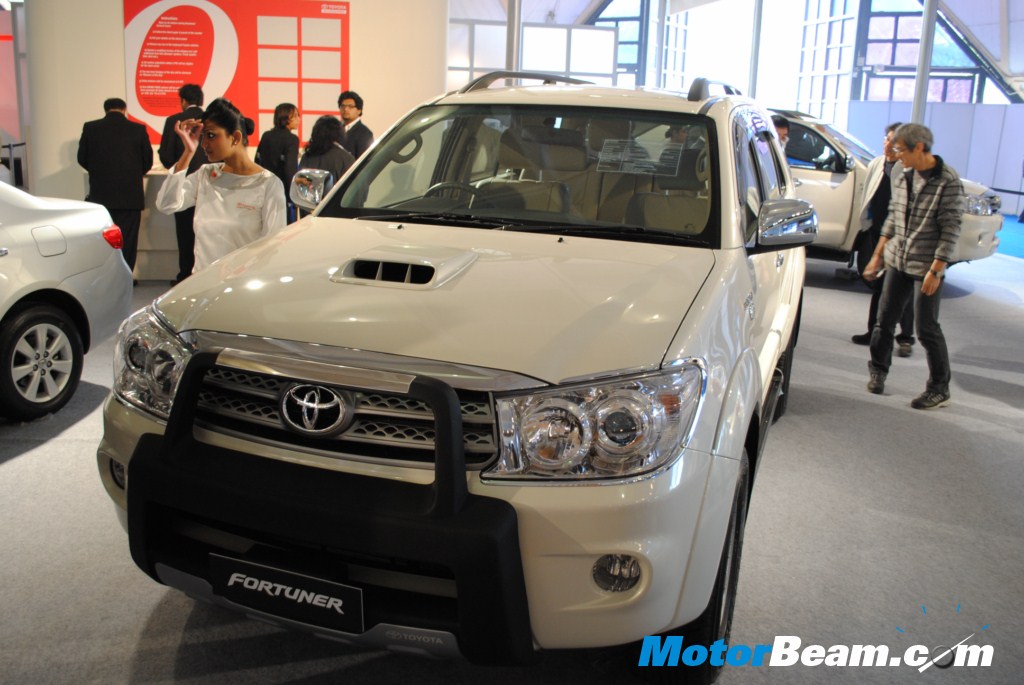 2010_Toyota_Fortuner_India