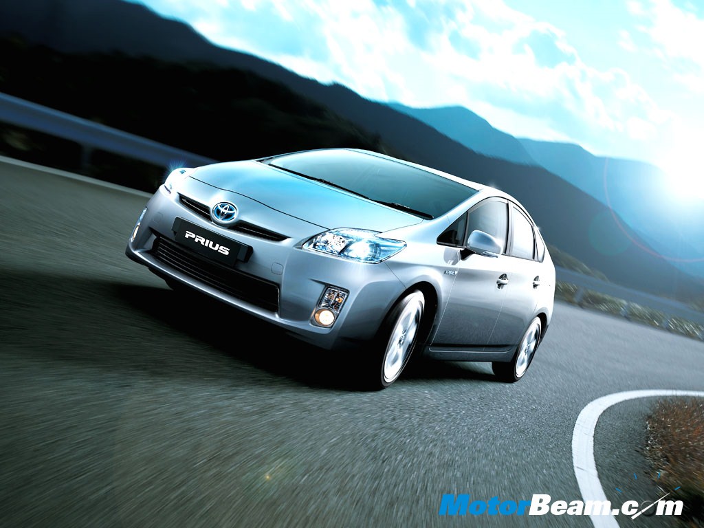 2010_Toyota_Prius_Wallpaper