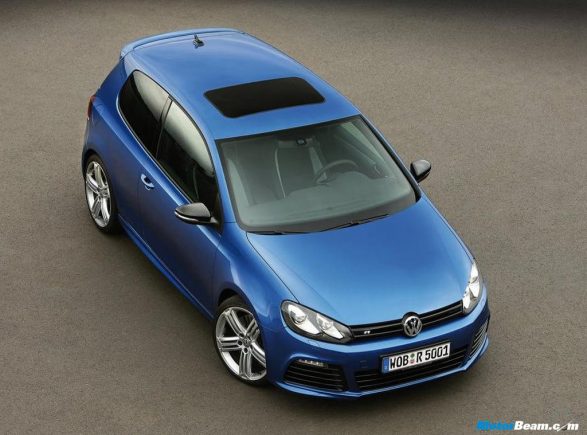 2010_Volkswagen_Golf_R