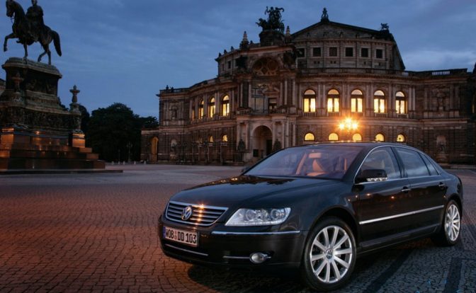 2010_Volkswagen_Phaeton