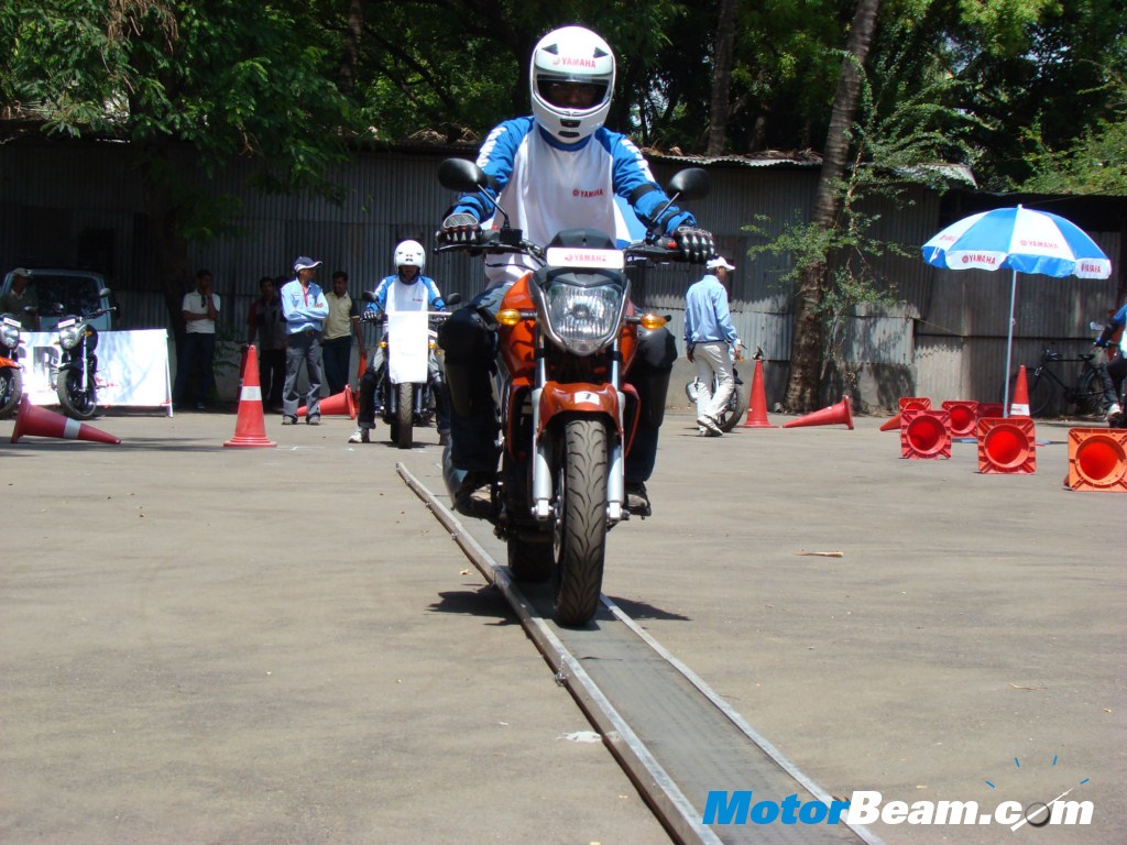 2010_Yamaha_Safe_Riding_Science