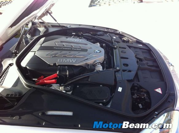 2011_BMW_650i_Engine