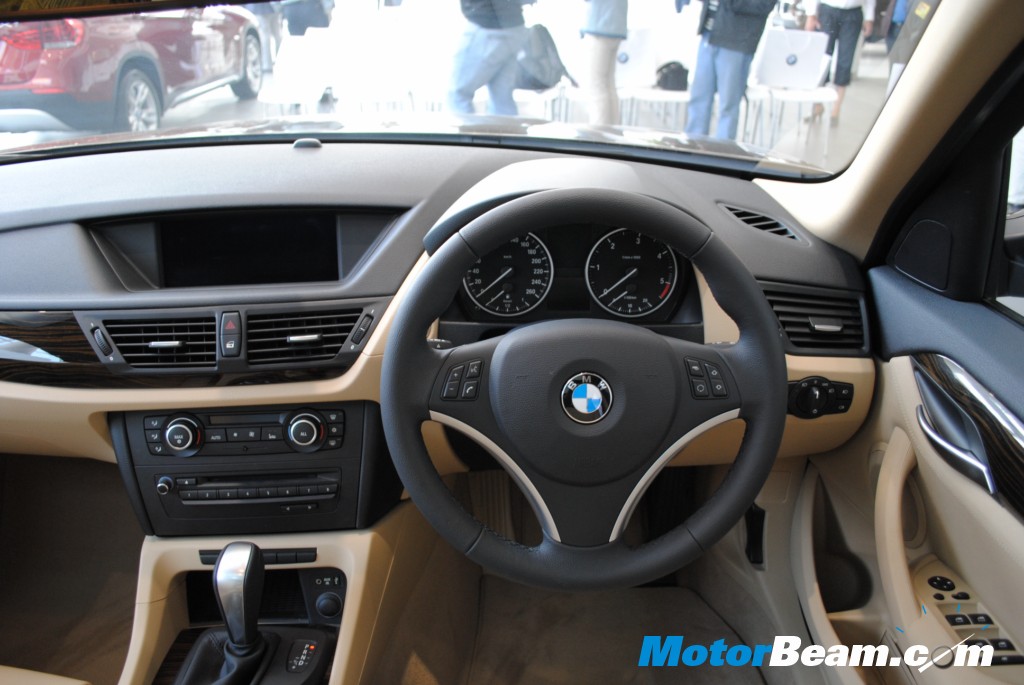 2011_BMW_X1__Interior