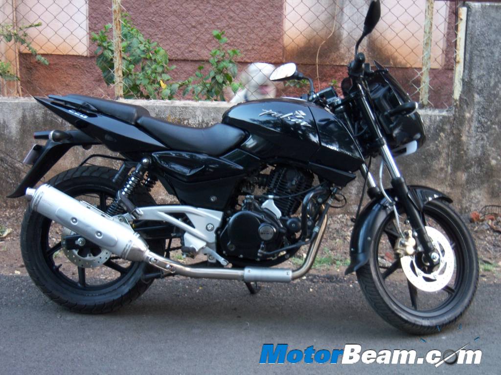2011_Bajaj_Pulsar_220_SF 2011_Bajaj_Pulsar_220_SF