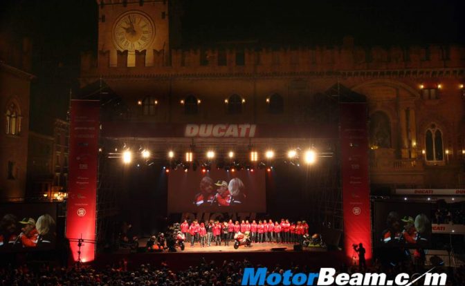 2011_Ducati_MotoGP_Night_Stage