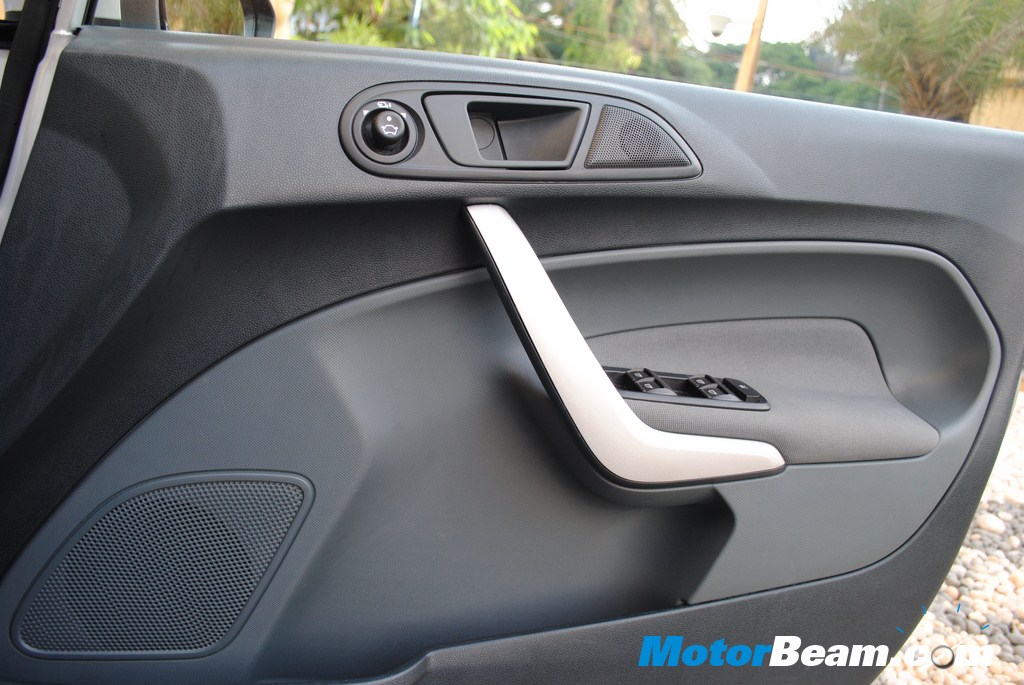 2011_Ford_Fiesta_Drivers_Door