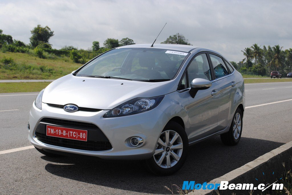 2011_Ford_Fiesta_Exteriors