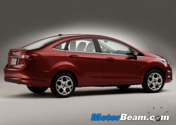2011_Ford_Fiesta_Side