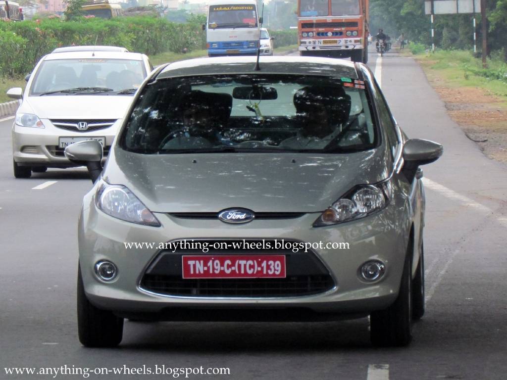 2011_Ford_Fiesta_Silver 2011_Ford_Fiesta_Silver