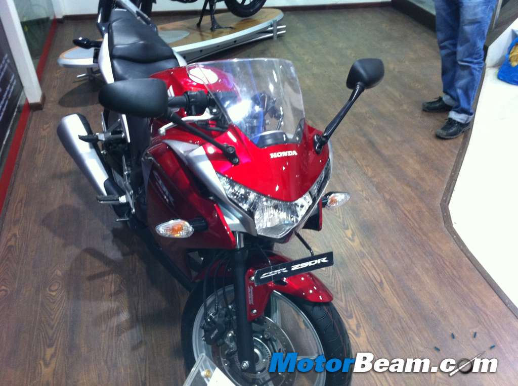 2011_Honda_CBR250R_Live 2011_Honda_CBR250R_Live