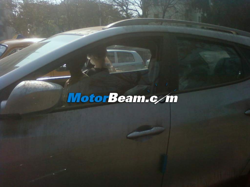 2011_Hyundai_Tucson_Driver 2011_Hyundai_Tucson_Driver