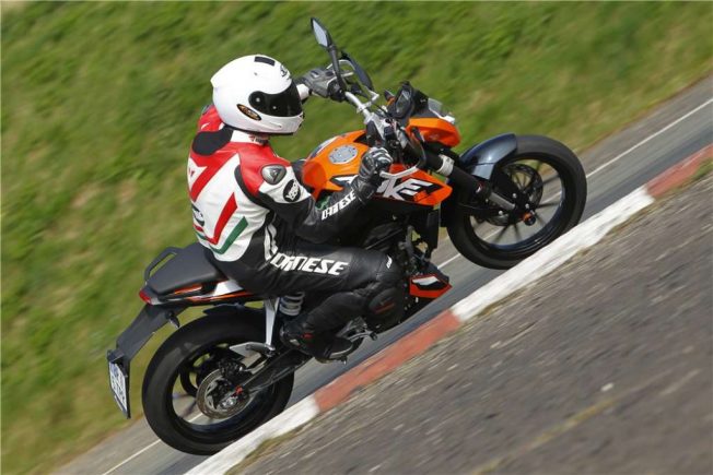 2011_KTM_Duke